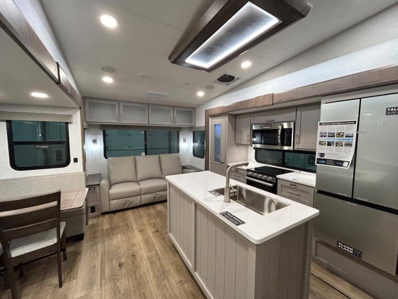 2026 Alliance RV 2026 Alliance RV Avenue - thumbnail 17