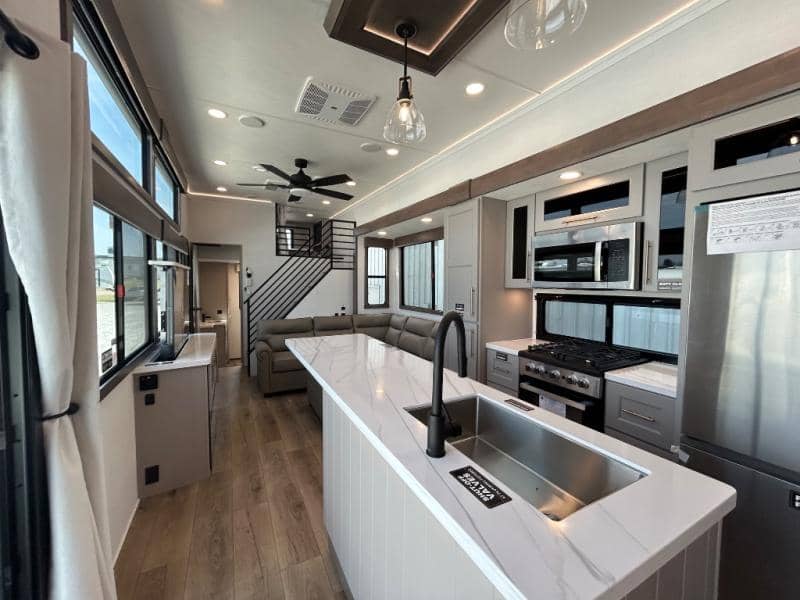 2026 Alliance RV 2026 Alliance RV Benchmark - thumbnail 11