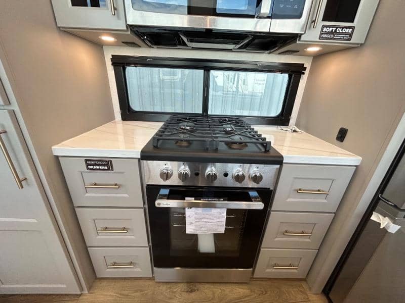 2026 Alliance RV 2026 Alliance RV Benchmark - thumbnail 13