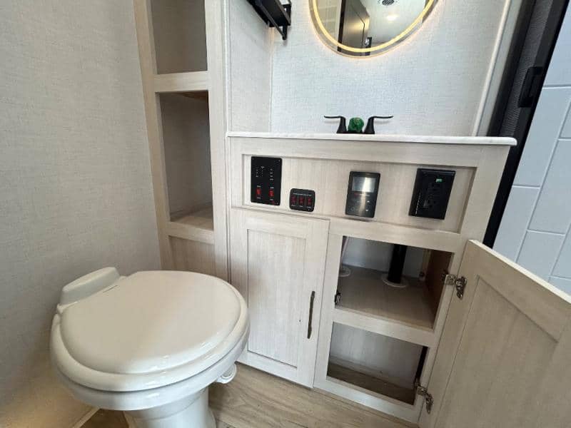 2026 Forest River 2026 Forest River Surveyor Legend - thumbnail 34