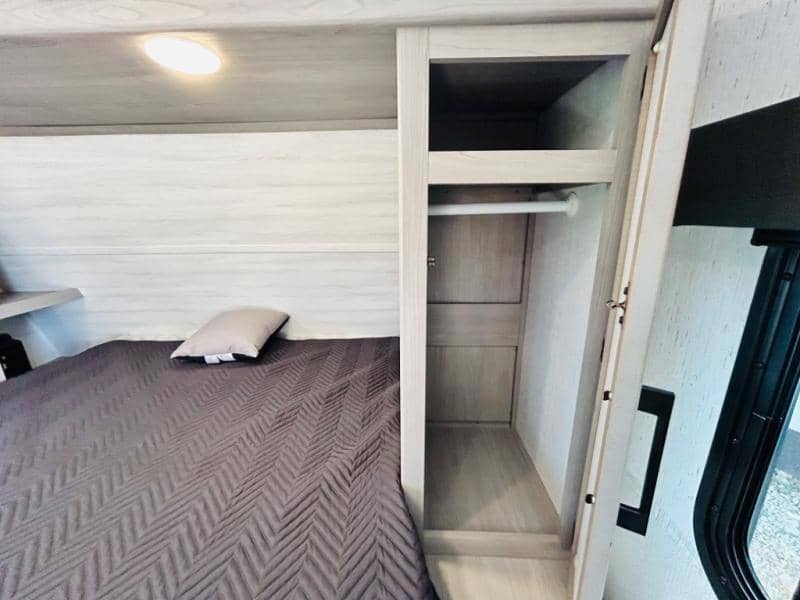 2022 Dutchmen 2022 Dutchmen Kodiak Ultra-Lite - thumbnail 7