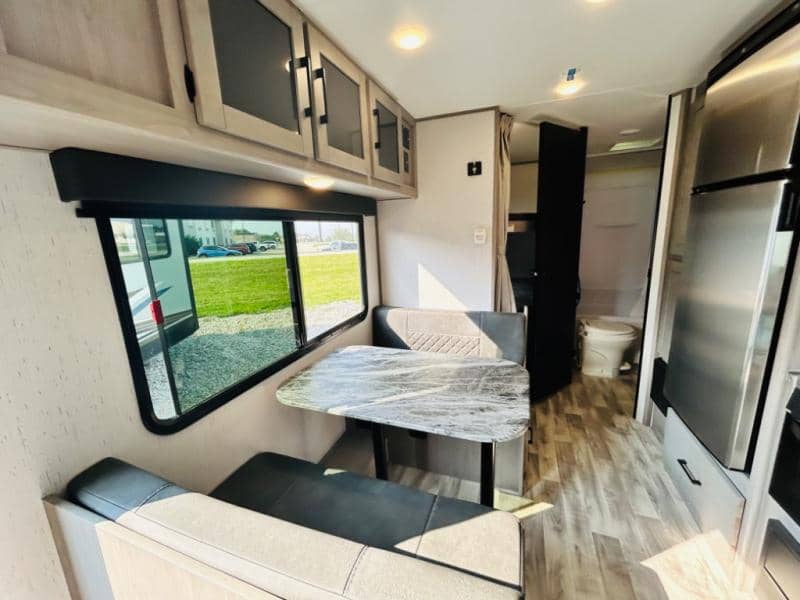 2022 Dutchmen 2022 Dutchmen Kodiak Ultra-Lite - thumbnail 15