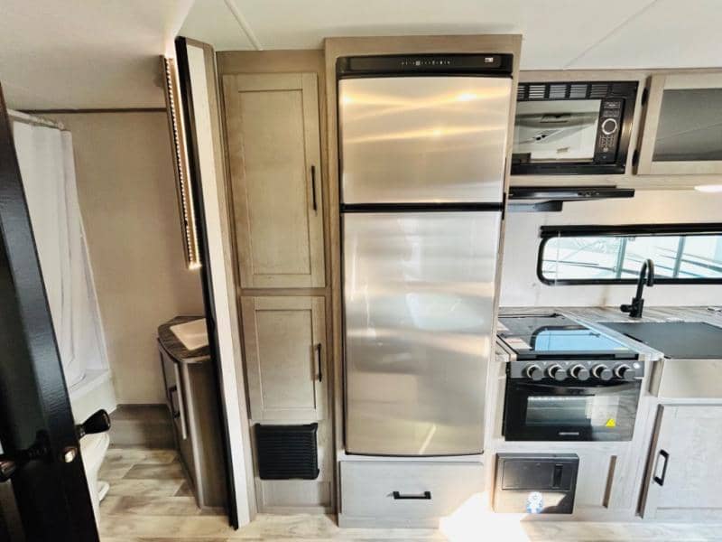 2022 Dutchmen 2022 Dutchmen Kodiak Ultra-Lite - thumbnail 24