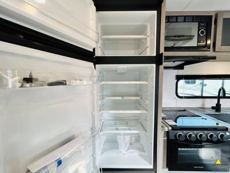 2022 Dutchmen 2022 Dutchmen Kodiak Ultra-Lite - thumbnail 25