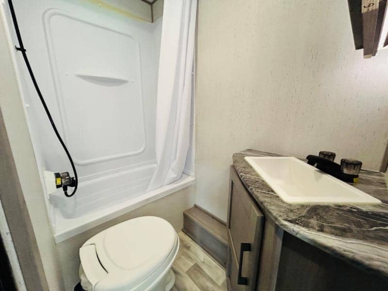 2022 Dutchmen 2022 Dutchmen Kodiak Ultra-Lite - thumbnail 37