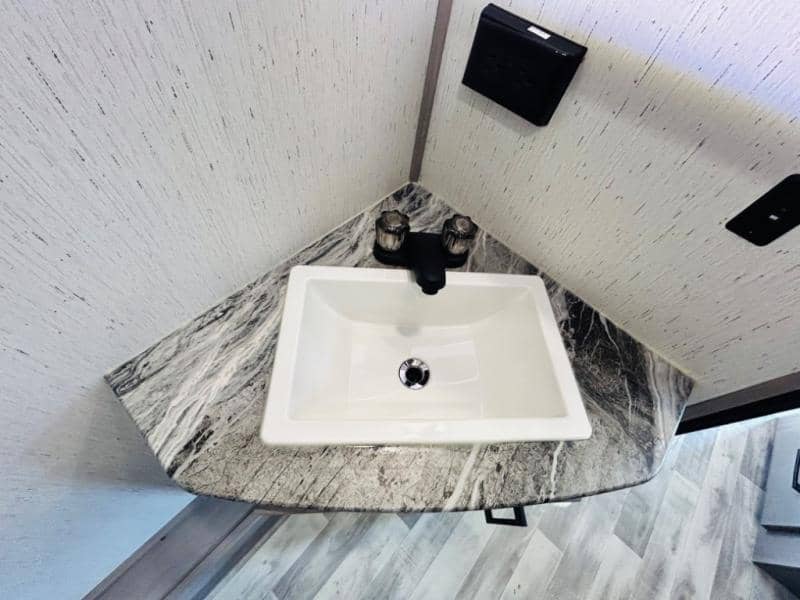 2022 Dutchmen 2022 Dutchmen Kodiak Ultra-Lite - thumbnail 40