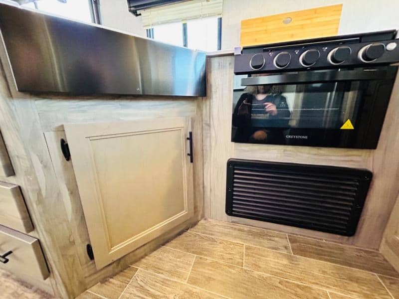 2021 Forest River 2021 Forest River Cherokee Alpha Wolf - thumbnail 14