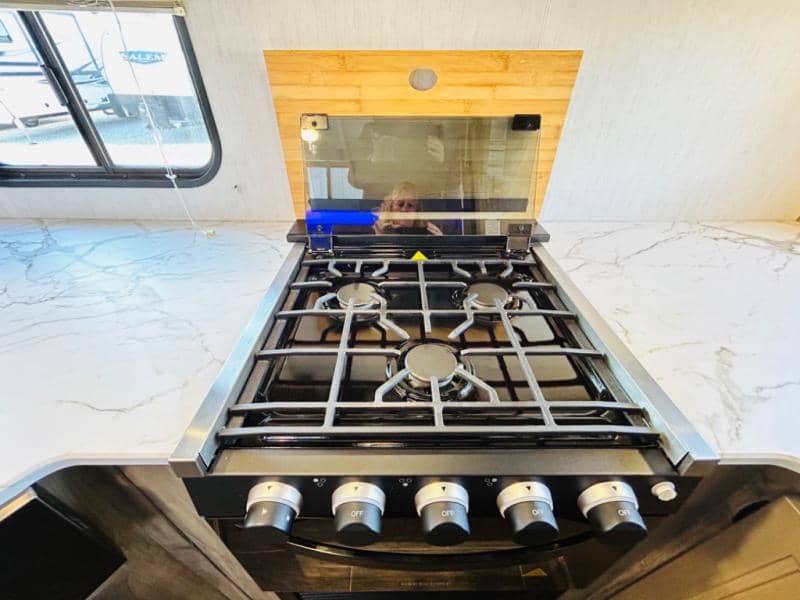 2021 Forest River 2021 Forest River Cherokee Alpha Wolf - thumbnail 16