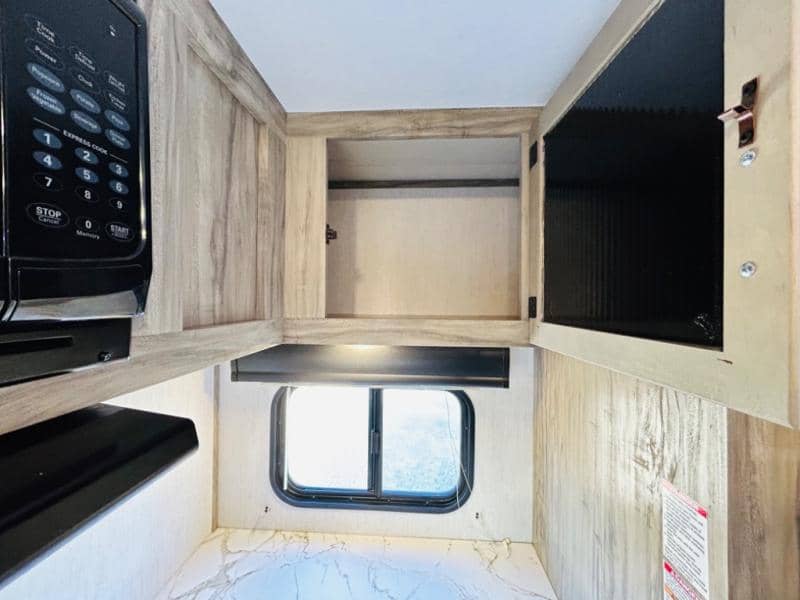 2021 Forest River 2021 Forest River Cherokee Alpha Wolf - thumbnail 21