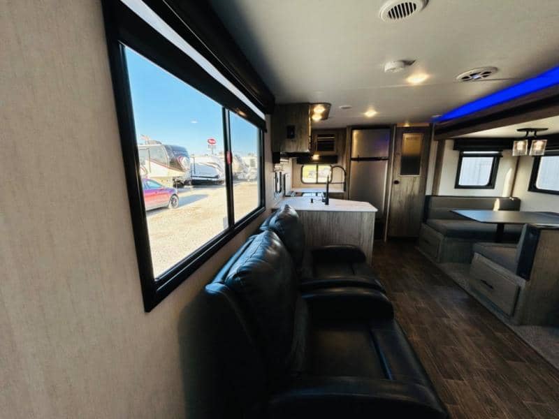 2021 Forest River 2021 Forest River Cherokee Alpha Wolf - thumbnail 25