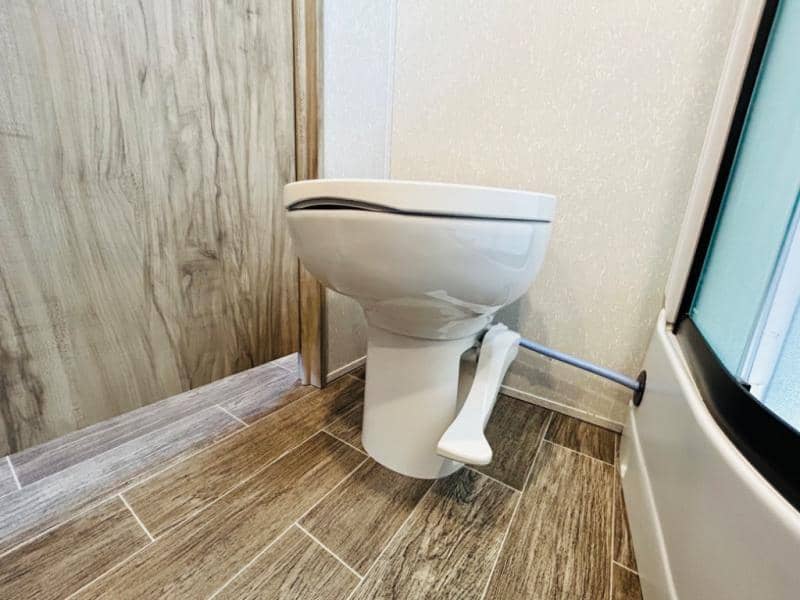 2021 Forest River 2021 Forest River Cherokee Alpha Wolf - thumbnail 46