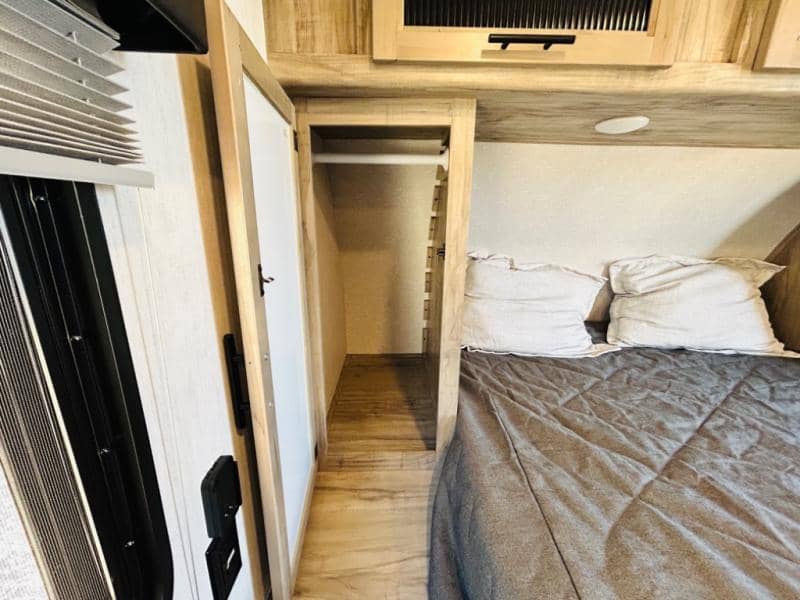 2021 Forest River 2021 Forest River Cherokee Alpha Wolf - thumbnail 53