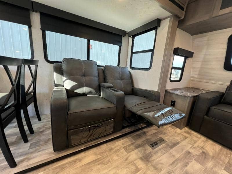 2022 Dutchmen 2022 Dutchmen Kodiak Ultimate - thumbnail 9