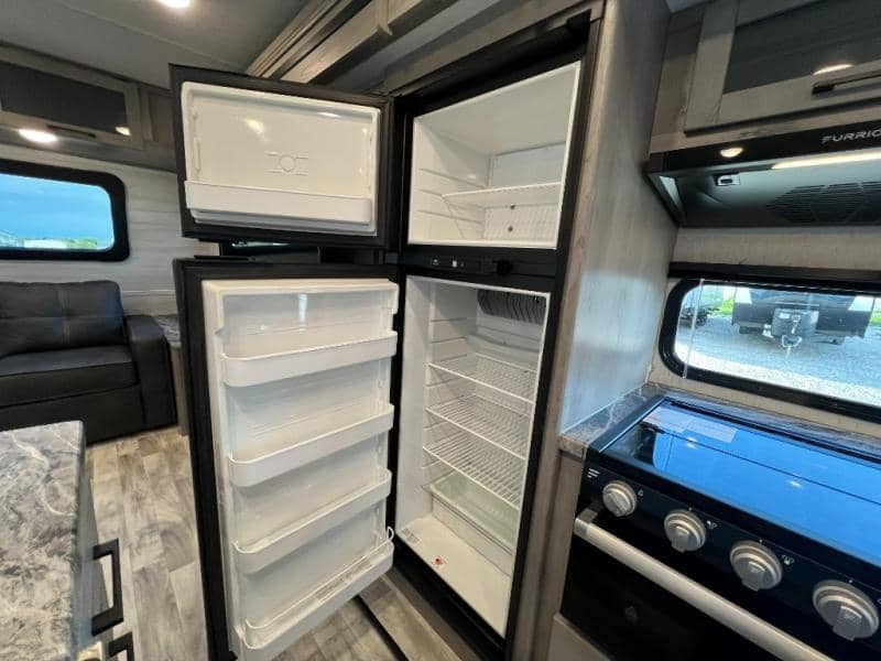 2022 Dutchmen 2022 Dutchmen Kodiak Ultimate - thumbnail 22