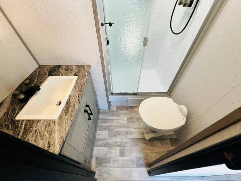 2022 Dutchmen 2022 Dutchmen Kodiak Ultimate - thumbnail 33