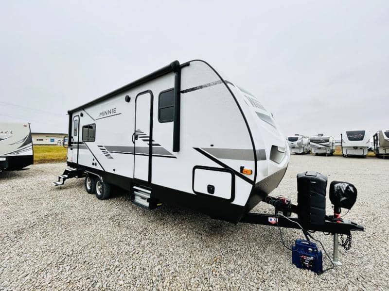 2022 Winnebago 2022 Winnebago Minnie Plus - thumbnail 3