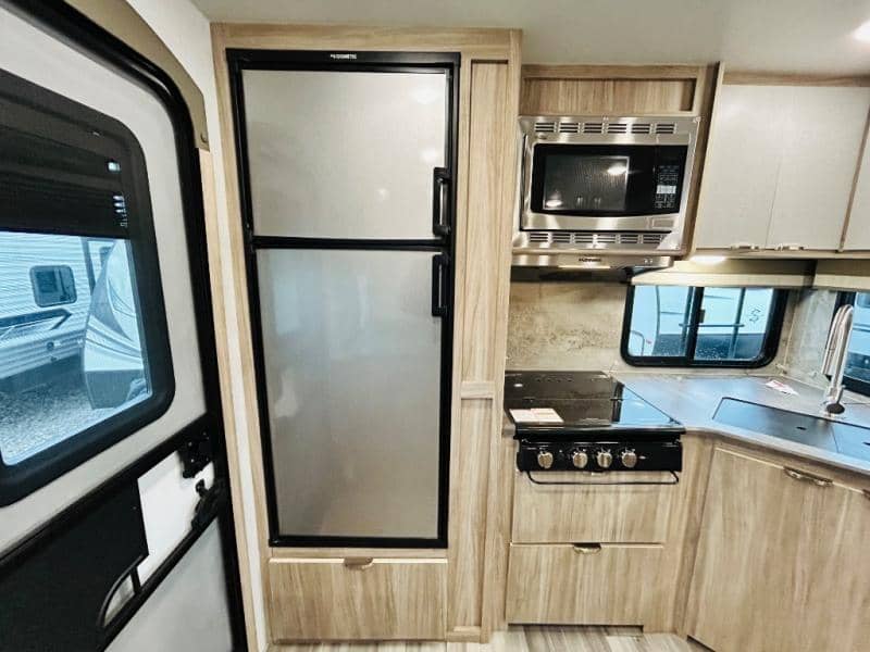 2022 Winnebago 2022 Winnebago Minnie Plus - thumbnail 25