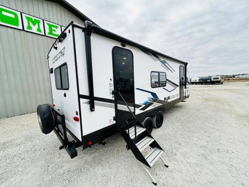 2024 Forest River 2024 Forest River Cherokee Alpha Wolf - thumbnail 4