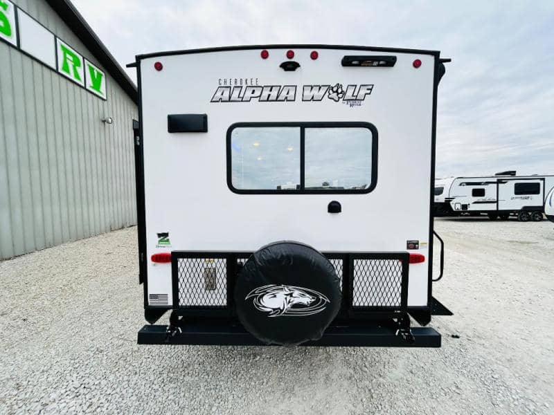 2024 Forest River 2024 Forest River Cherokee Alpha Wolf - thumbnail 5