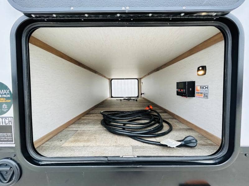 2024 Forest River 2024 Forest River Cherokee Alpha Wolf - thumbnail 16