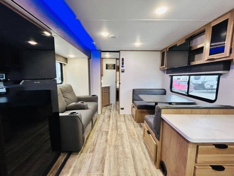 2024 Forest River 2024 Forest River Cherokee Alpha Wolf - thumbnail 21