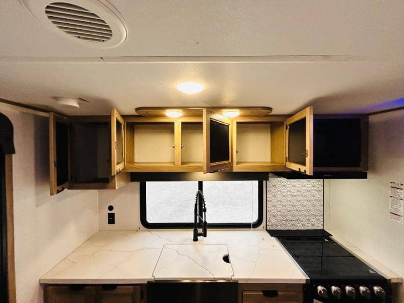 2024 Forest River 2024 Forest River Cherokee Alpha Wolf - thumbnail 25