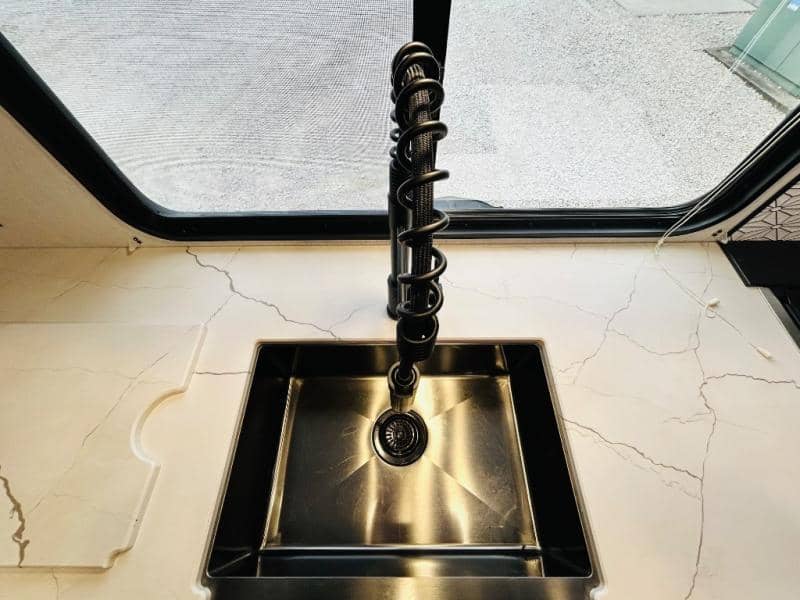 2024 Forest River 2024 Forest River Cherokee Alpha Wolf - thumbnail 30