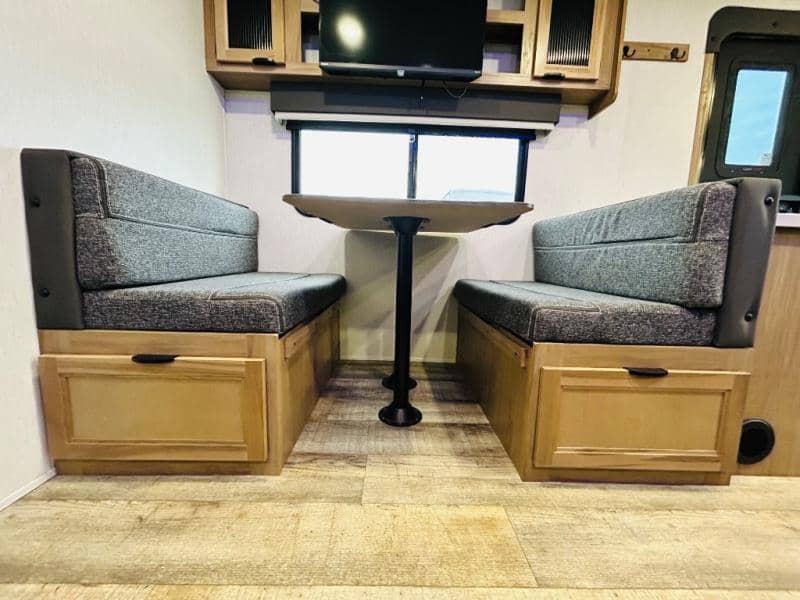 2024 Forest River 2024 Forest River Cherokee Alpha Wolf - thumbnail 43