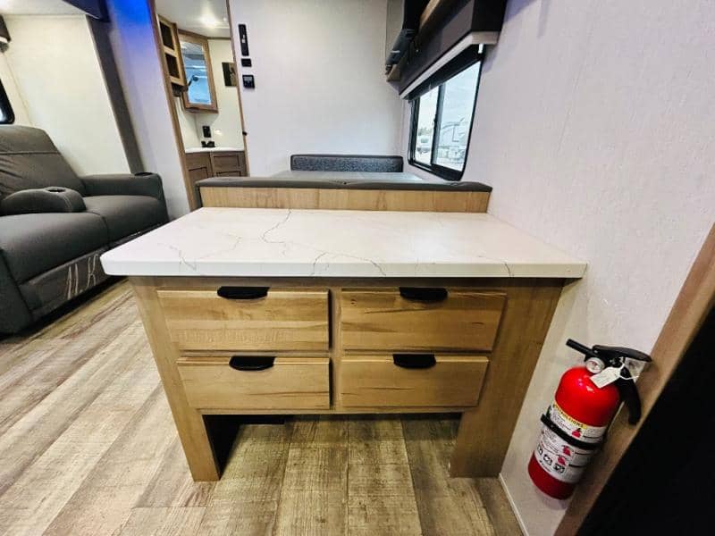 2024 Forest River 2024 Forest River Cherokee Alpha Wolf - thumbnail 50