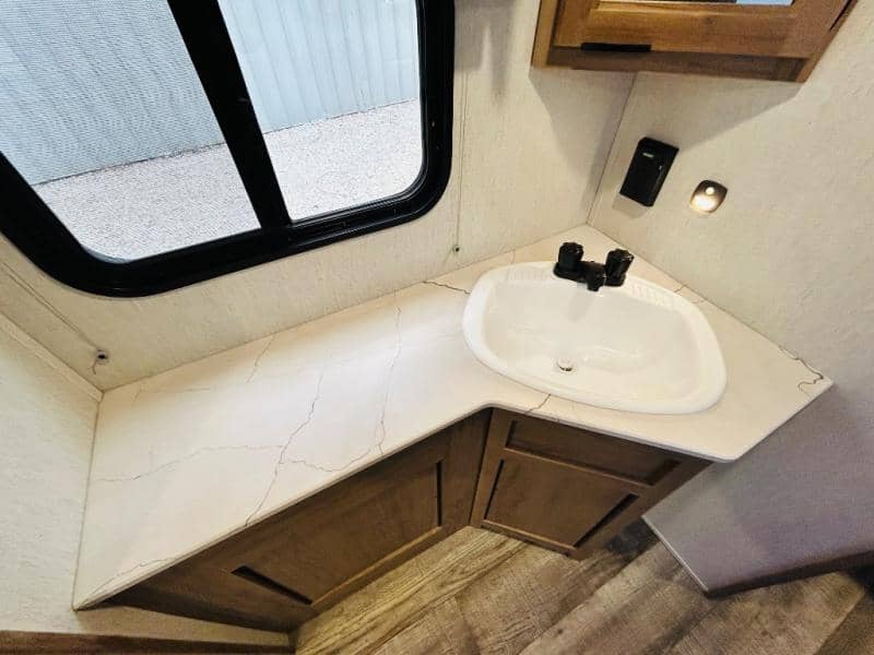 2024 Forest River 2024 Forest River Cherokee Alpha Wolf - thumbnail 57