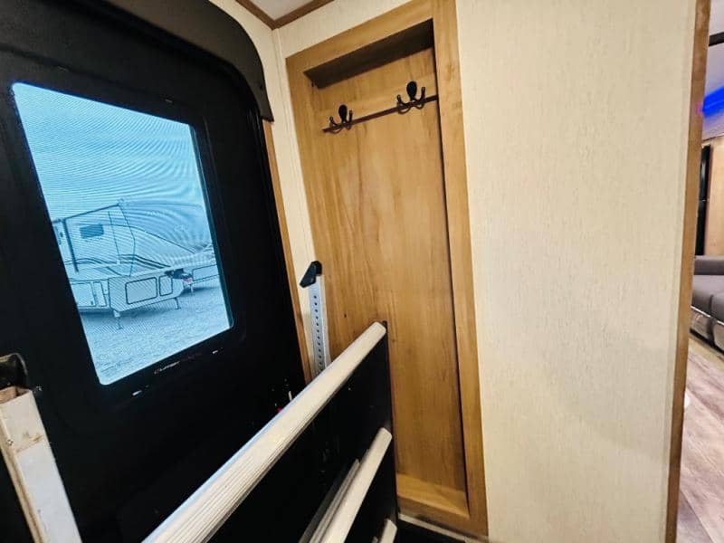 2024 Forest River 2024 Forest River Cherokee Alpha Wolf - thumbnail 73