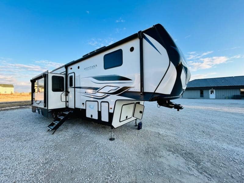 2023 Keystone RV 2023 Keystone RV Montana High Country - thumbnail 3