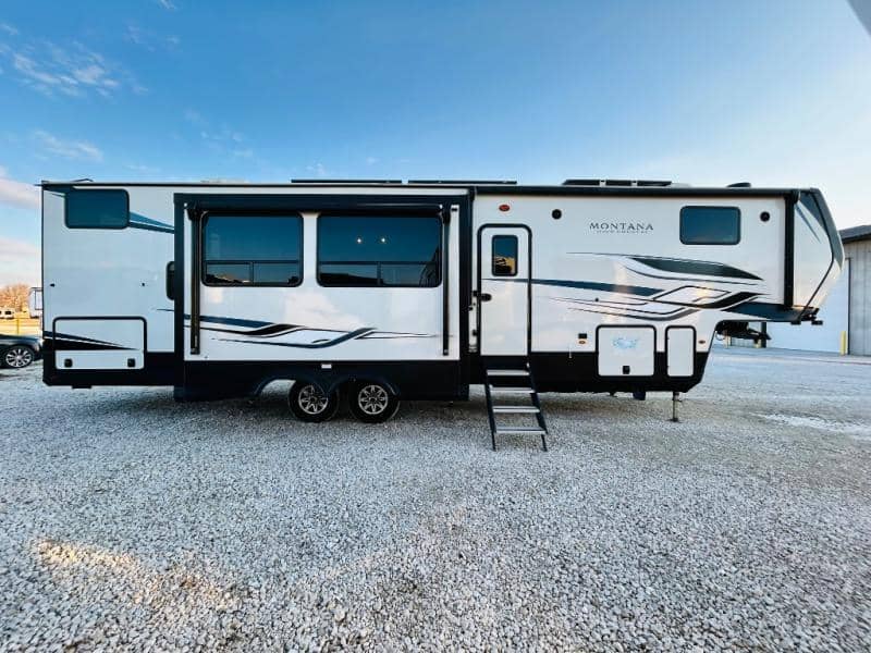 2023 Keystone RV 2023 Keystone RV Montana High Country - thumbnail 4