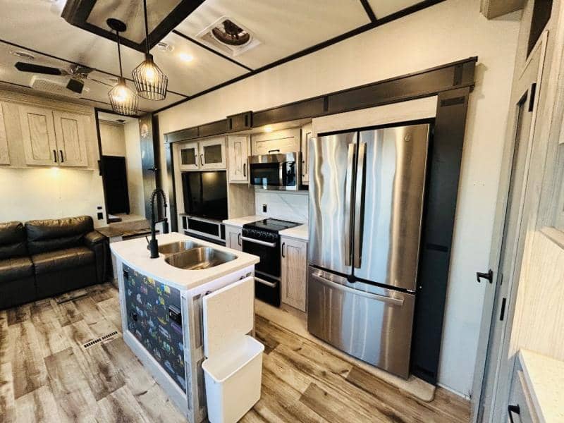 2023 Keystone RV 2023 Keystone RV Montana High Country - thumbnail 25