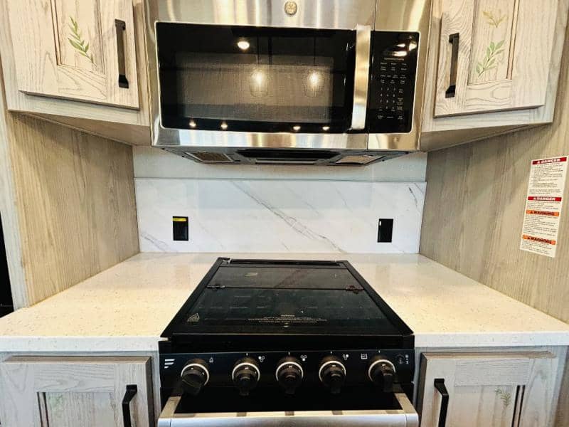 2023 Keystone RV 2023 Keystone RV Montana High Country - thumbnail 34