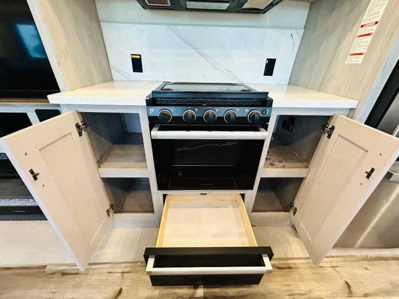 2023 Keystone RV 2023 Keystone RV Montana High Country - thumbnail 36