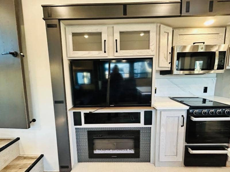 2023 Keystone RV 2023 Keystone RV Montana High Country - thumbnail 49