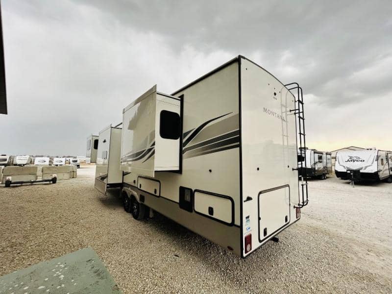 2023 Keystone RV 2023 Keystone RV Montana - thumbnail 7