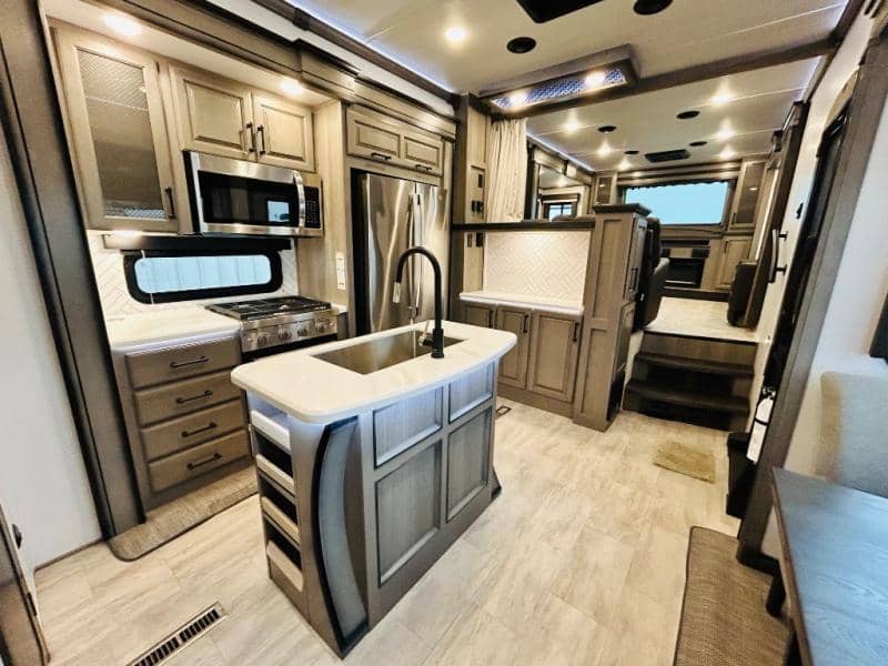 2023 Keystone RV 2023 Keystone RV Montana - thumbnail 33