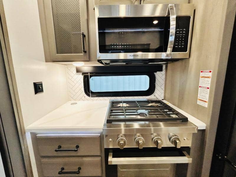 2023 Keystone RV 2023 Keystone RV Montana - thumbnail 43