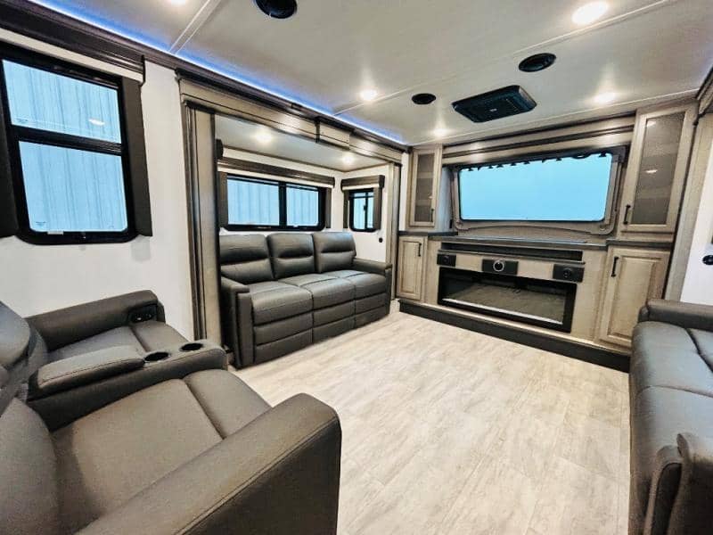 2023 Keystone RV 2023 Keystone RV Montana - thumbnail 58