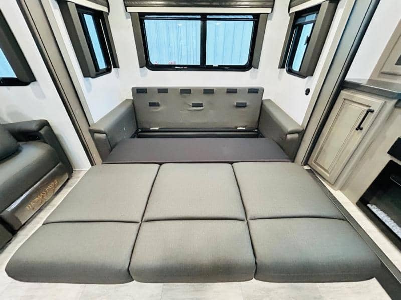 2023 Keystone RV 2023 Keystone RV Montana - thumbnail 62