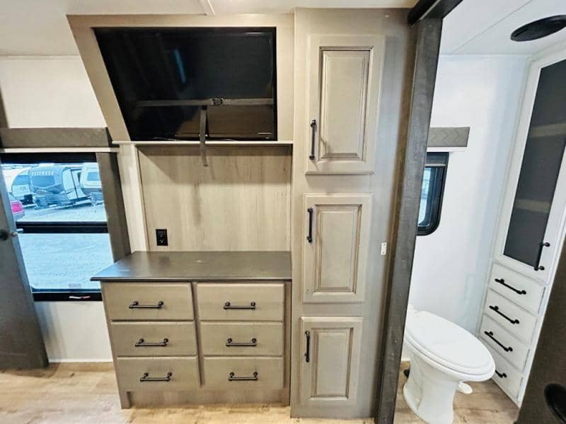 2023 Keystone RV 2023 Keystone RV Montana - thumbnail 96