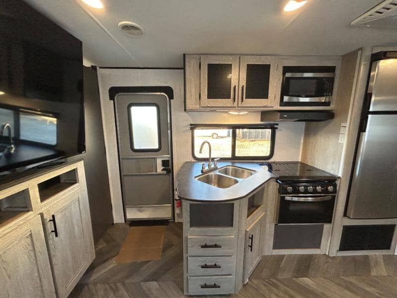 2022 Heartland 2022 Heartland Prowler - thumbnail 21