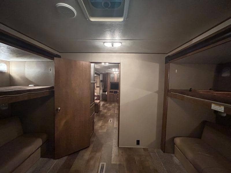 2015 CrossRoads 2015 CrossRoads Zinger - thumbnail 37