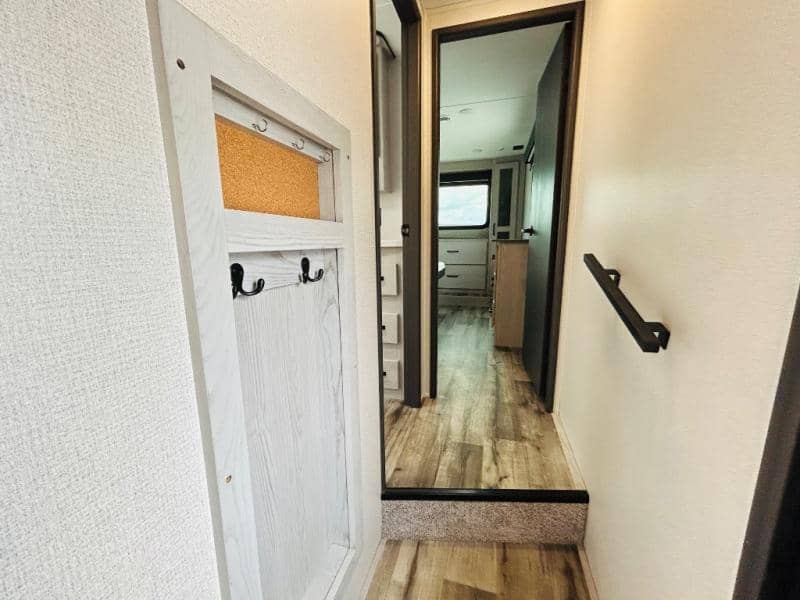 2023 Keystone RV 2023 Keystone RV Montana High Country - thumbnail 21