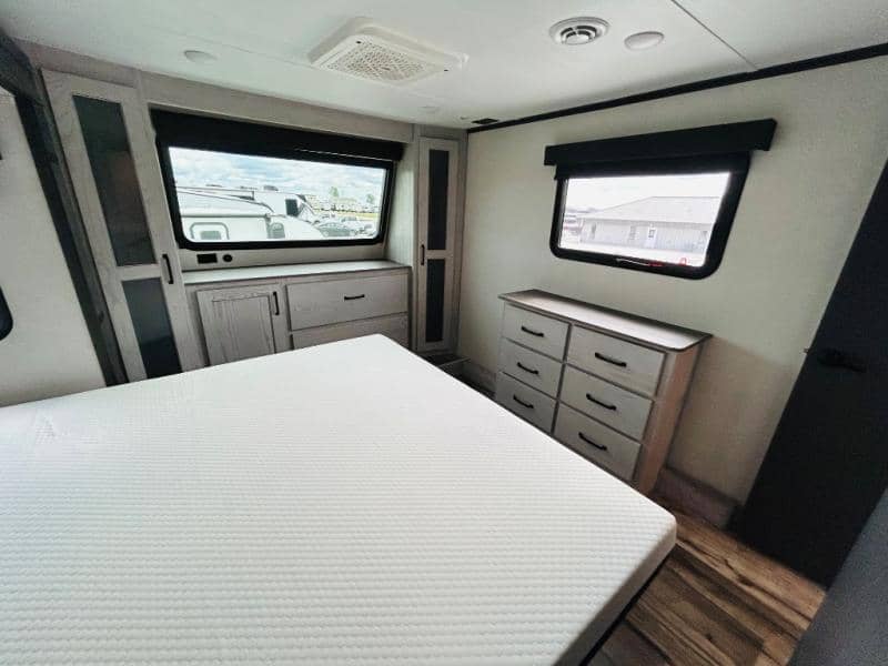 2023 Keystone RV 2023 Keystone RV Montana High Country - thumbnail 34