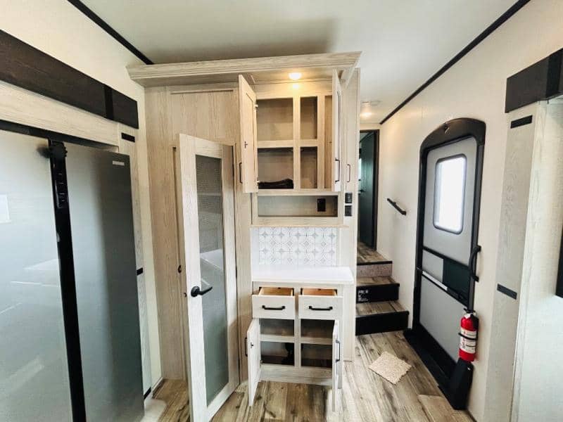 2023 Keystone RV 2023 Keystone RV Montana High Country - thumbnail 44