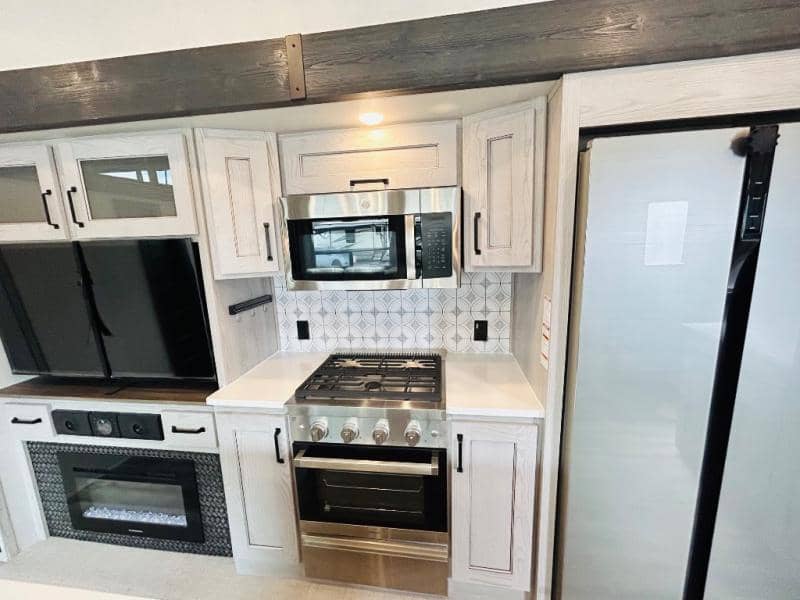 2023 Keystone RV 2023 Keystone RV Montana High Country - thumbnail 45