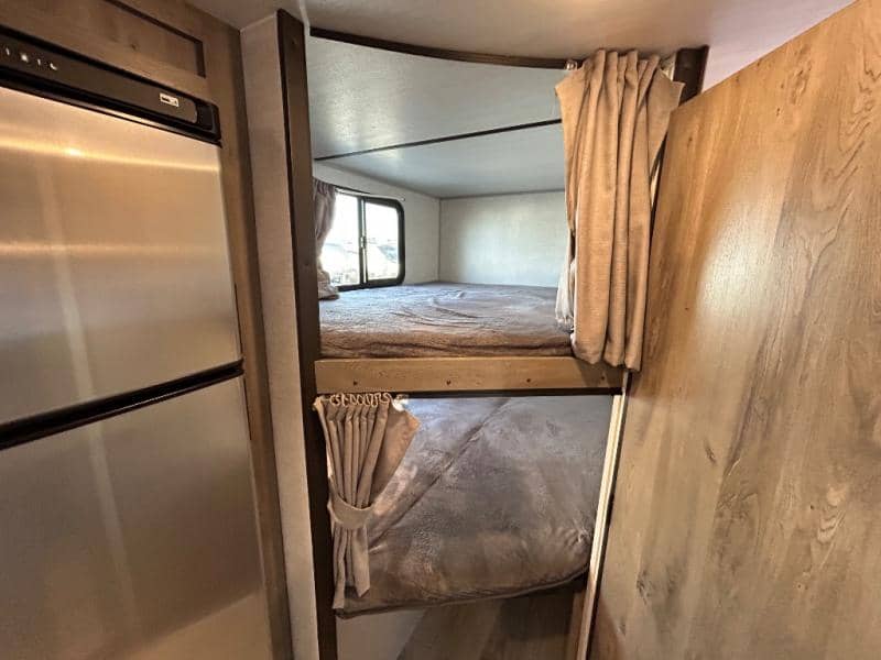 2022 Forest River 2022 Forest River Surveyor Legend - thumbnail 22